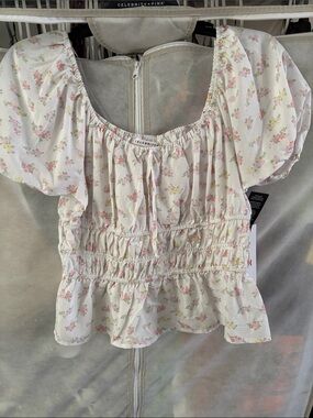 Celebrity Pink White Floral Puff-Sleeve Peplum Blouse